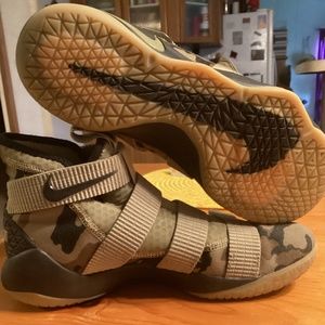 Nike LeBron Zoom Soldier 11 Camo